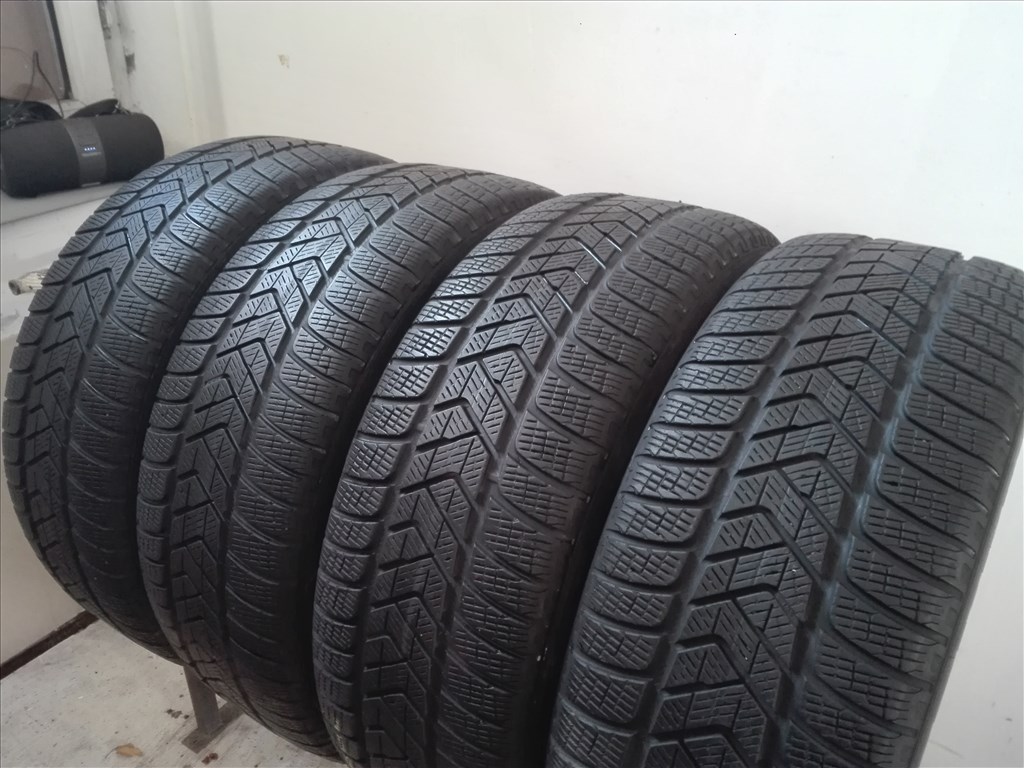 235/55R19 Pirelli téli gumi garnitúra 235/55 r19 1. kép