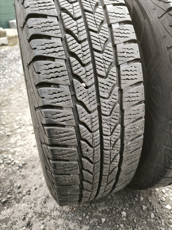  215/6516"c 28e/2db  használt Goodyear téli gumi gumi 5. kép