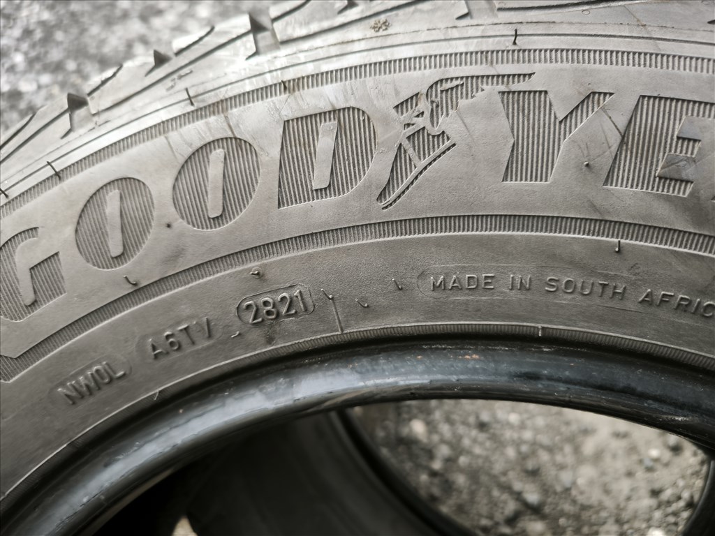  215/6516"c 28e/2db  használt Goodyear téli gumi gumi 7. kép