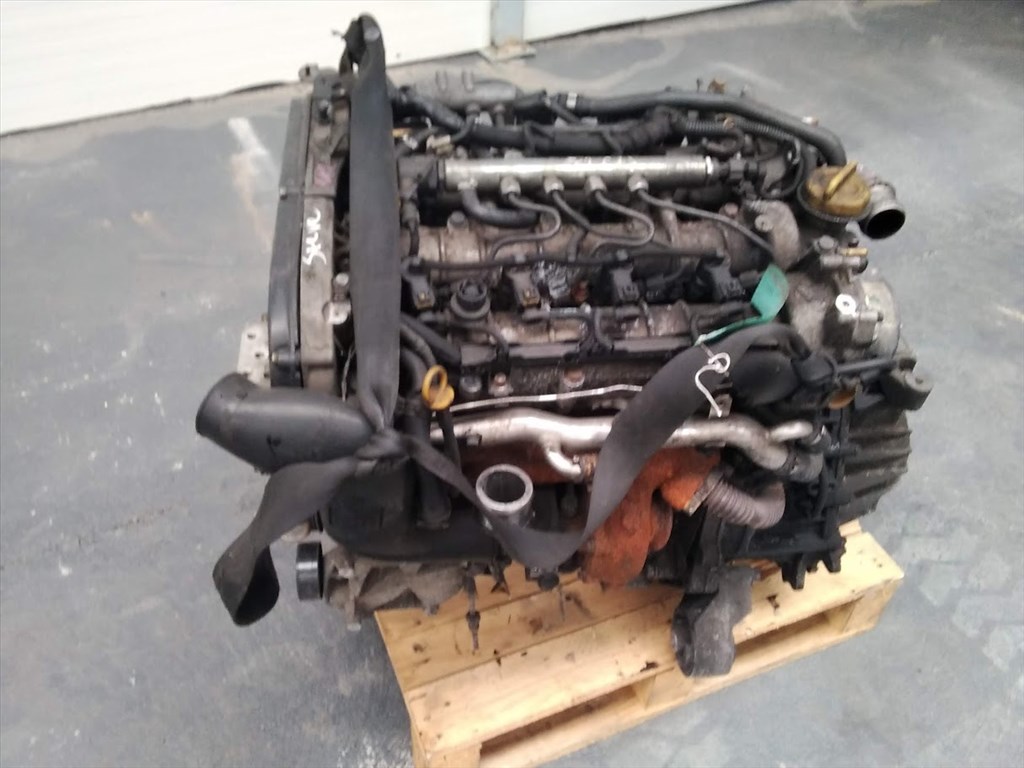 Opel Z19DTH bontott motor  2. kép