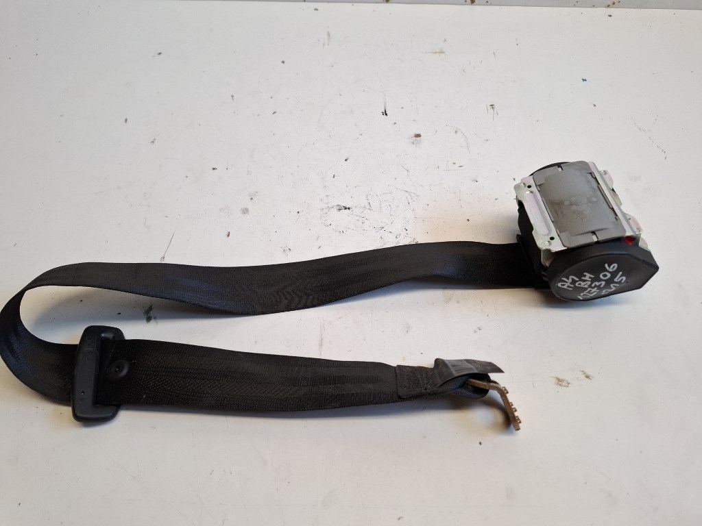 Audi A4 kombi (8E B7) bal hátsó biztonságiöv 8E5857805D 1. kép