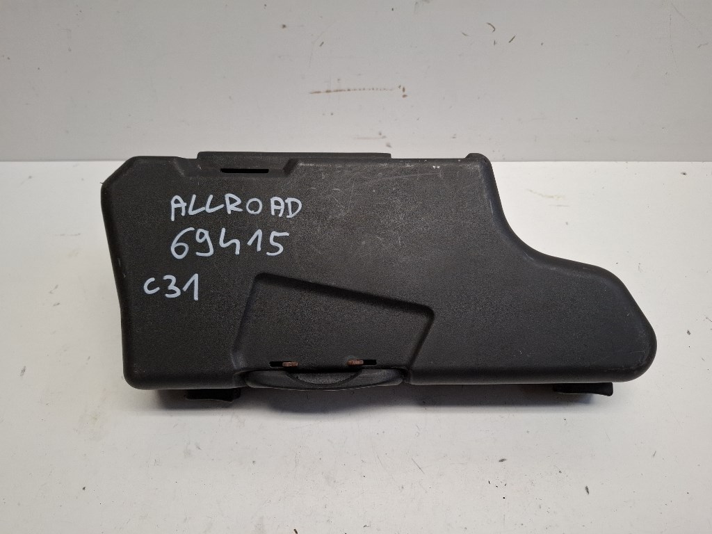 Audi Allroad (C5) szerszámkészlet 3. kép