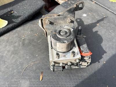 Toyota Yaris (XP90) TOYOTA YARIS ABS Kocka 445100d031 895410d040