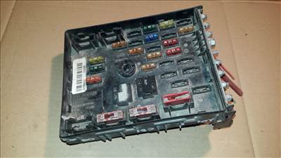 Volkswagen Passat B6 Biztosítéktábla / Relé Tábla 3C0 937 125