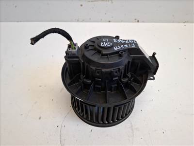 Ford Fiesta  fûtőmotor klímás VP8E2H18456AB 0130115551