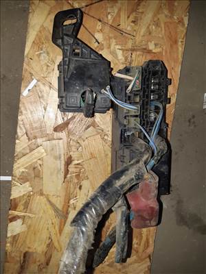 Suzuki Ignis 03-07 Biztosítéktábla / Relé Tábla