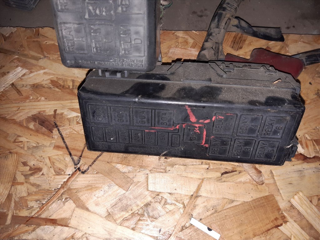 Suzuki Ignis 03-07 Biztosítéktábla / Relé Tábla 2. kép