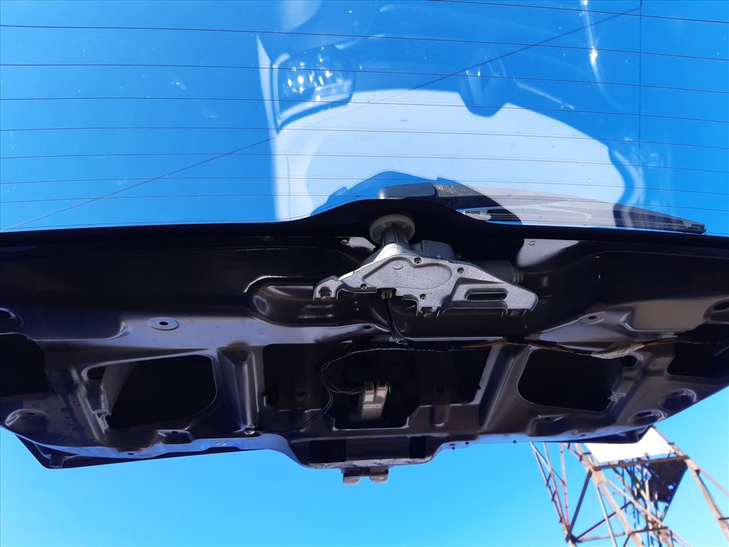 Suzuki Swift III 04-10 Csomagtér Ajtó 43R-001583 5. kép