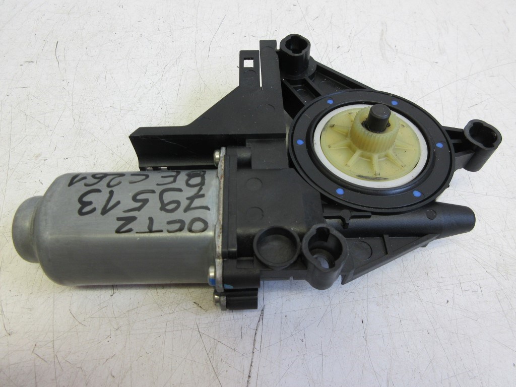 Skoda Octavia (1Z) bal elsõ ablakemelõ motor 1T0959701D 1. kép