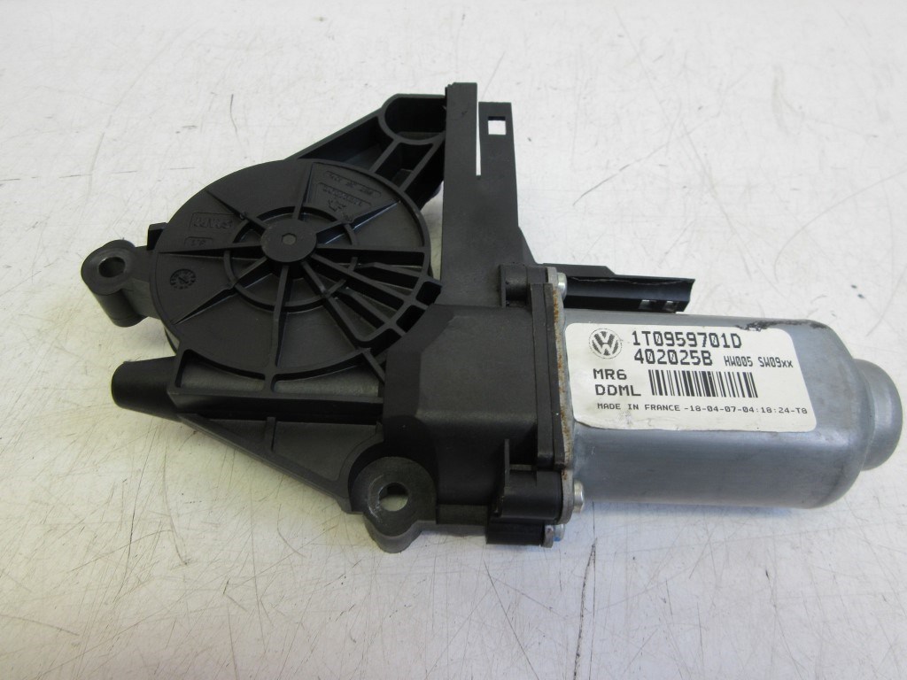 Skoda Octavia (1Z) bal elsõ ablakemelõ motor 1T0959701D 3. kép