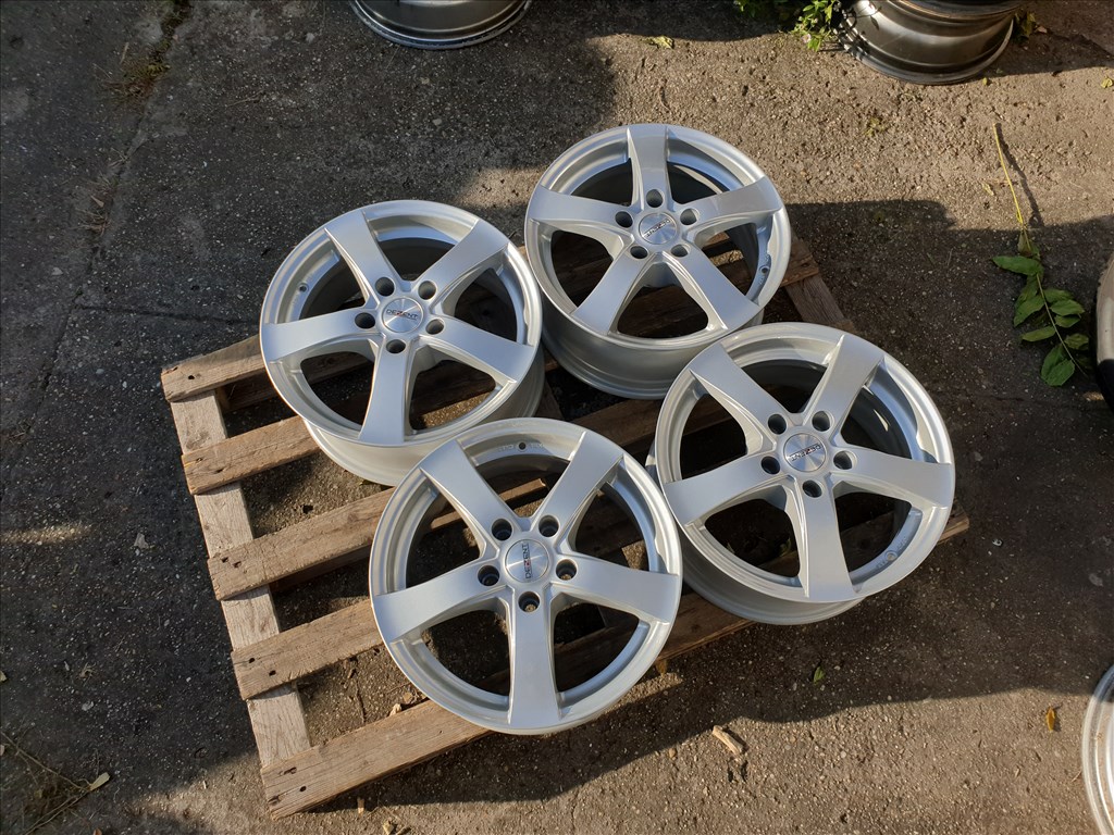 16" 5x114,3 Dezent 1. kép
