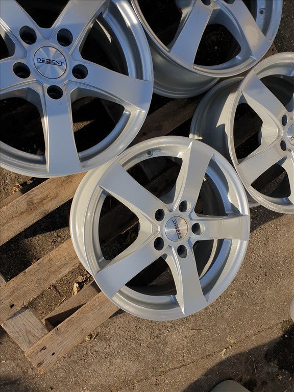 16" 5x114,3 Dezent 3. kép