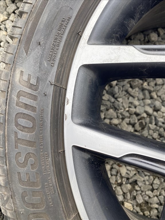  17" újszerű (gyári felni) alufelni, rajta 225/45 újszerű Bridgestone téli gumi gumi  5. kép