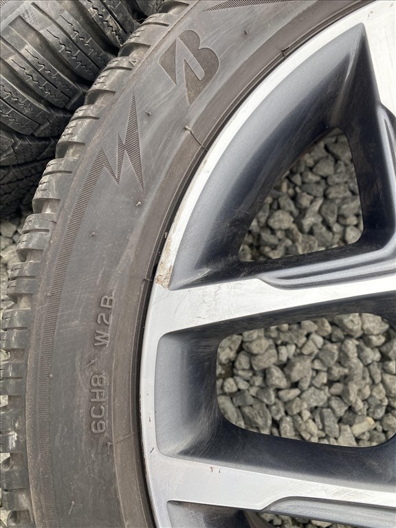  17" újszerű (gyári felni) alufelni, rajta 225/45 újszerű Bridgestone téli gumi gumi  8. kép