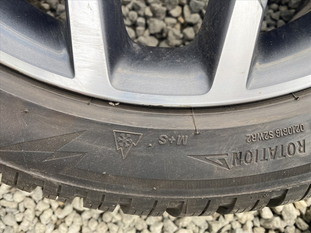  17" újszerű (gyári felni) alufelni, rajta 225/45 újszerű Bridgestone téli gumi gumi  12. kép