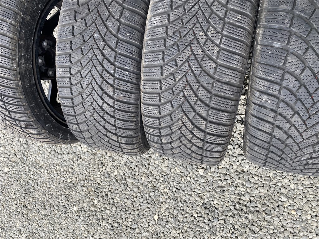  17" újszerű (gyári felni) alufelni, rajta 225/45 újszerű Bridgestone téli gumi gumi  13. kép