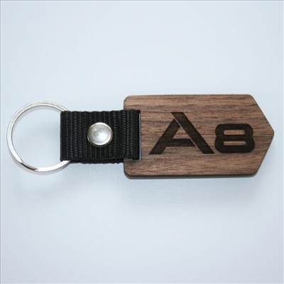 Egyedi kulcstartó Audi A8 felirattal