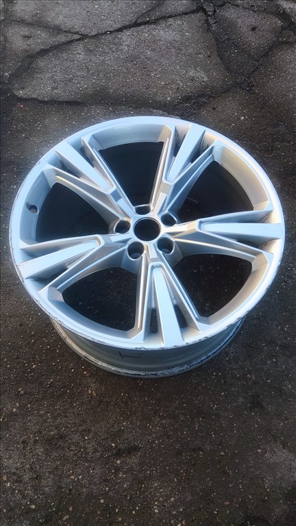   1db. 4M8 605 025 H  Audi Borbet alufelni 5x112 lyukosztású 10J 21" újszerű   2. kép
