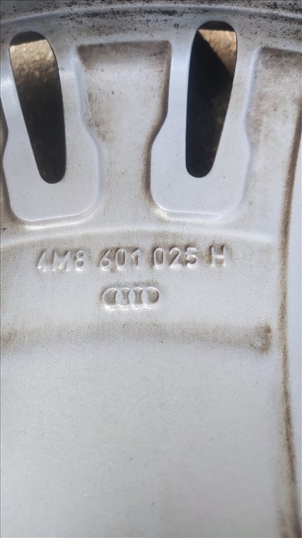   1db. 4M8 605 025 H  Audi Borbet alufelni 5x112 lyukosztású 10J 21" újszerű   4. kép