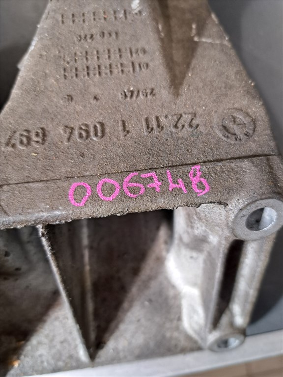 BMW E46 320 323 325 328 330 M52 M54 bal motortartó konzol bak 4. kép