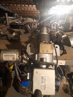 Opel corsa c szervó