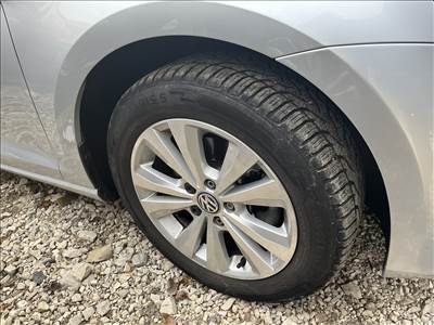 Volkswagen Golf VII 4 db alufelni újszerű gumival 