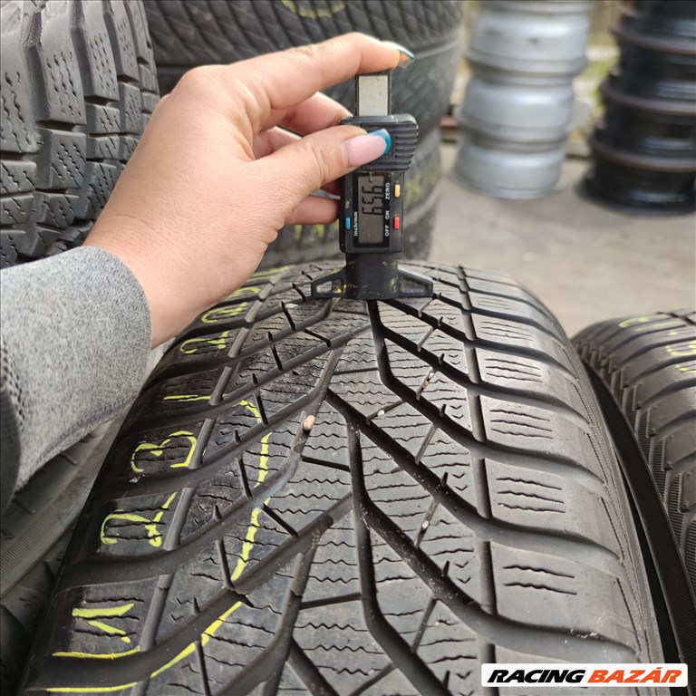  225/65 R17 Yokohama téli gumi 80000ft a 4db/123/ 1. kép