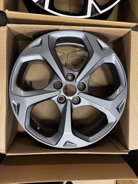 R18 Original Ford 7.5J ET50 - PV4C-1007-C2A PV4C1007C2A  1db felni alufelni 1. kép