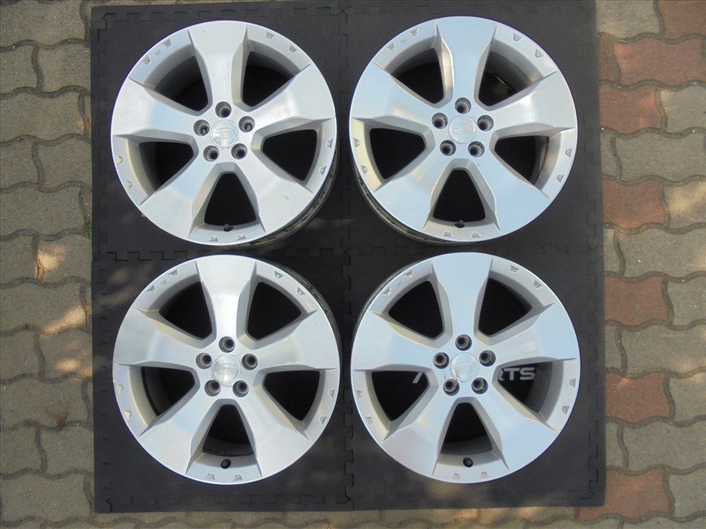 17-es 5 x 100-as Subaru alufelni megkímélten eladó 1. kép