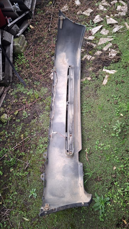 Suzuki Swift III 1995 hátsó lökhárító lámpával 2. kép