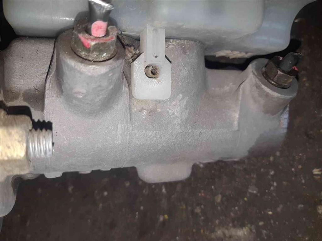 Suzuki Wagon R 98-10 Fõfék Munkahenger  Fékfolyadék Tartály 2. kép