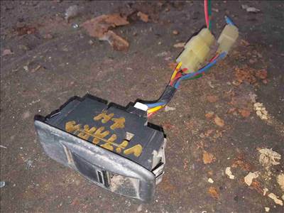 Suzuki Vitara Jobb Hátsó Ablakemelő Kapcsoló