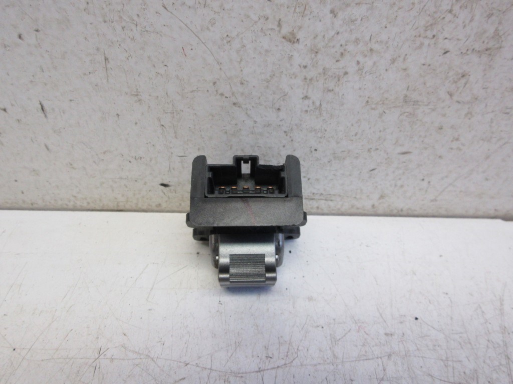 Honda F-RV bal hátsó ablakemelõ kapcsoló M20783 2. kép