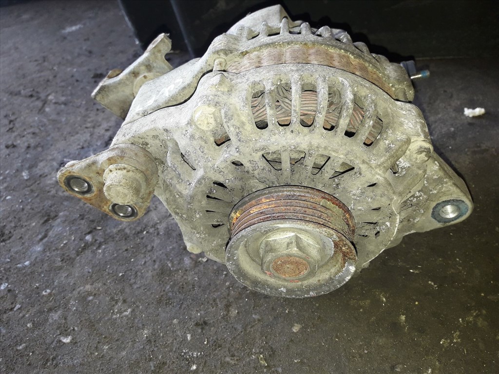 Suzuki Swift III 04-10 Generátor 31400-84E01 1. kép