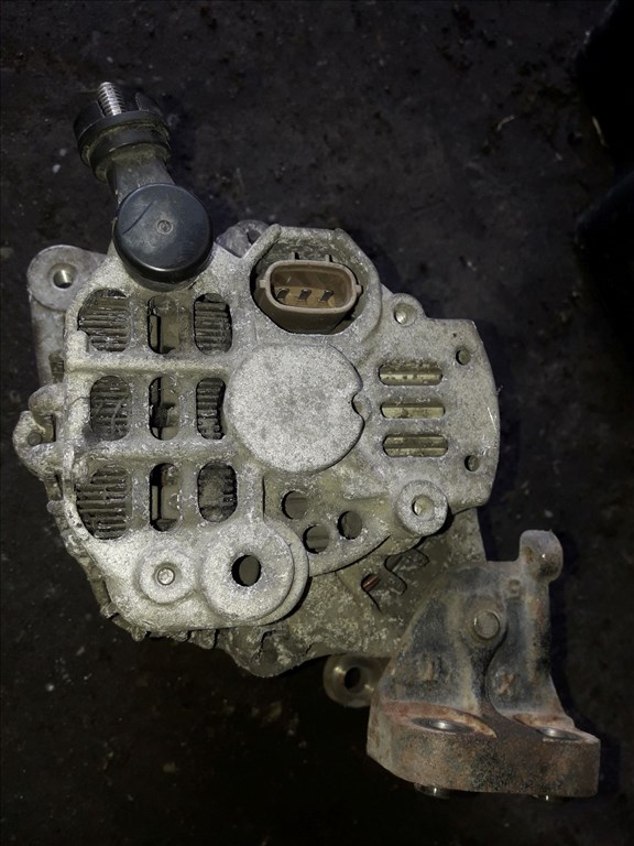 Suzuki Swift III 04-10 Generátor 31400-84E01 3. kép