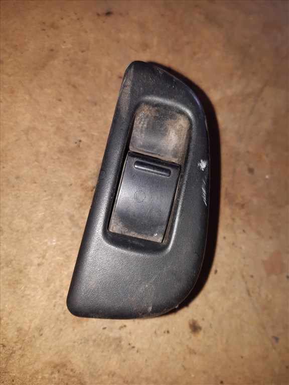 Suzuki Swift II 96-03 Bal Hátsó Ablakemelõ Kapcsoló 1. kép