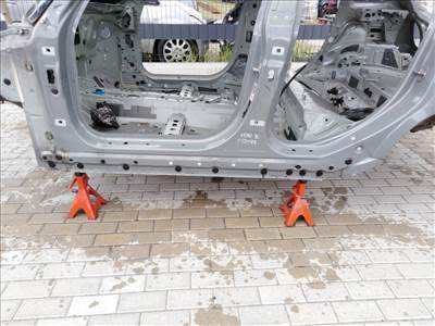 Mini cooper 5 ajtós (F55) bal küszöb