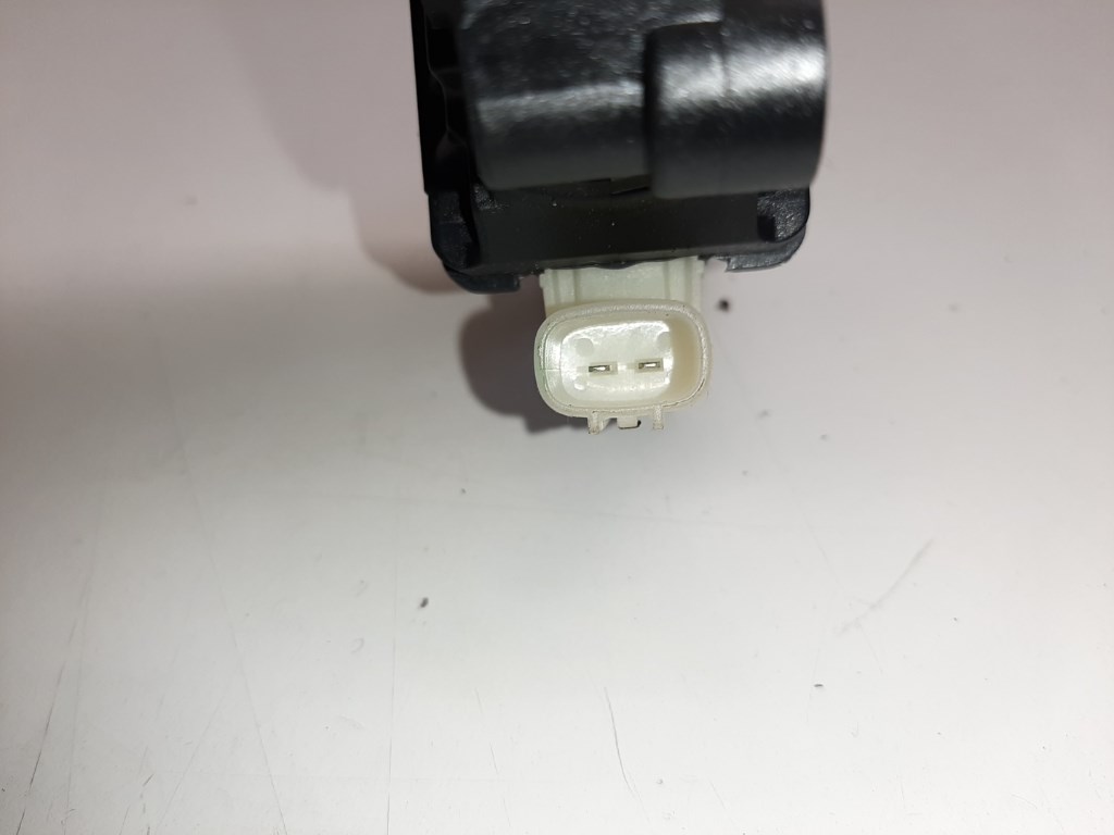 Nissan Note (E12) bal hátsó ablakemelõ motor 827301HB1A 4. kép