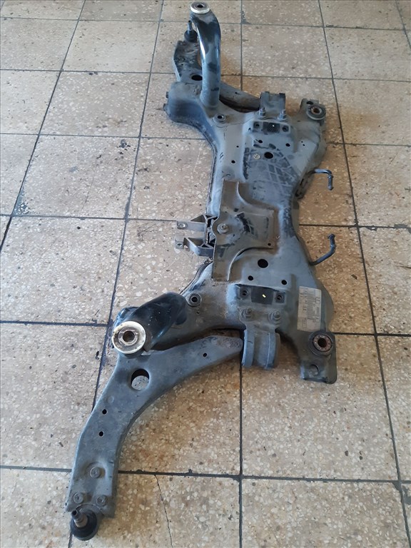 Ford Focus II Elsõ Bölcsõ 96 690 233 A 2. kép