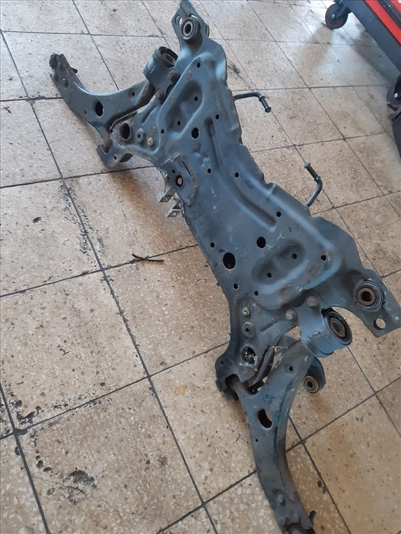 Ford Focus II Elsõ Bölcsõ 96 690 233 A 4. kép