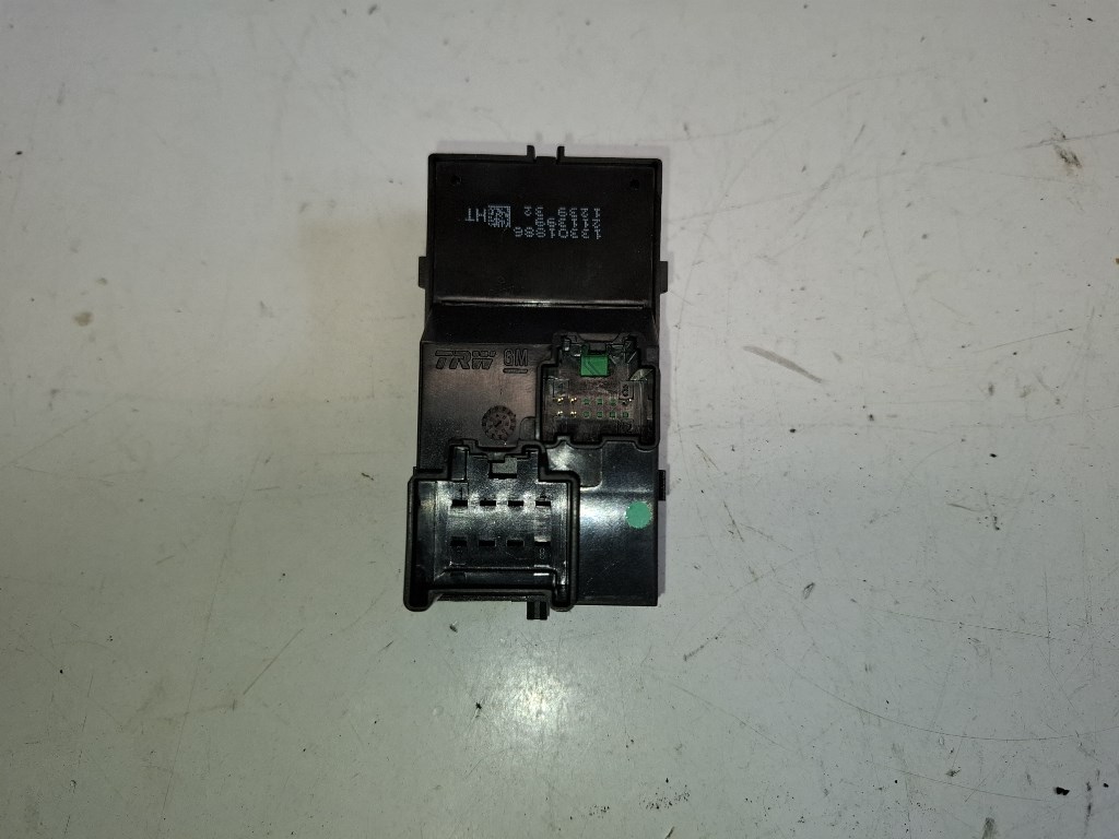 Opel Meriva jobb elsõ ablakemelõ kapcsoló 13301886 3. kép