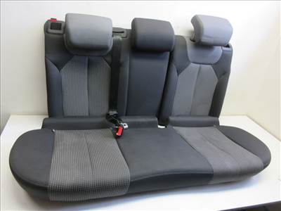 Seat Leon (1P) hátsó ülés