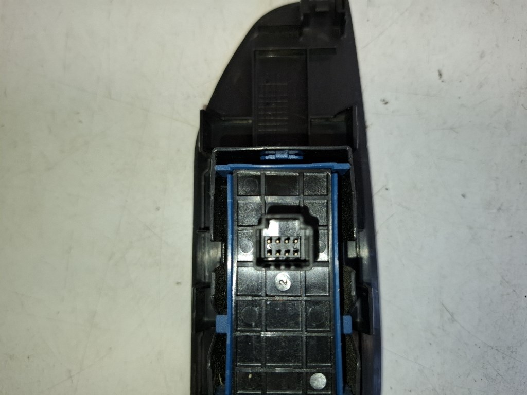 Toyota Verso jobb elsõ ablakemelõ kapcsoló 84081005070 3. kép