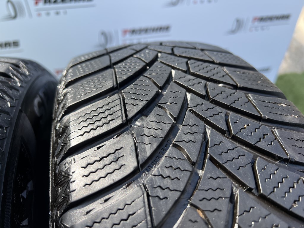 185/60 R15 Semperit Speed Grip 5 téli gumi 4,5mm 3. kép