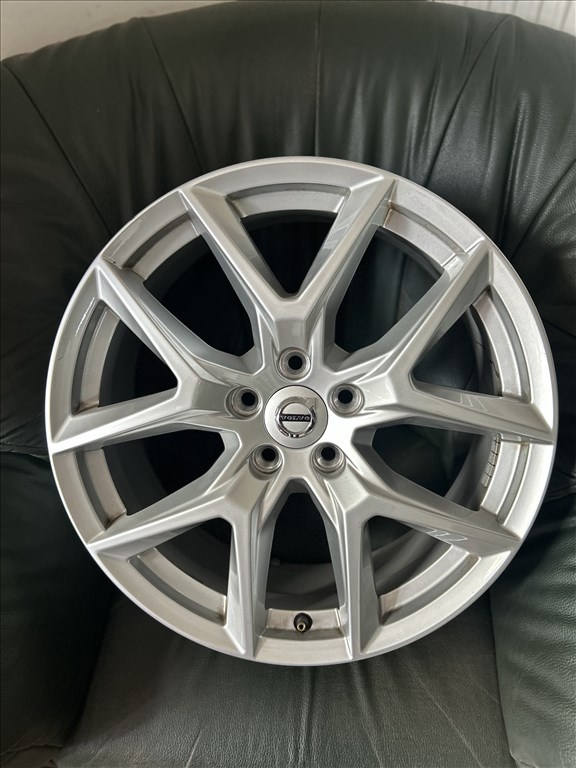  5x108 GYARI VOLVO 18”újszerű R18, 18 1. kép
