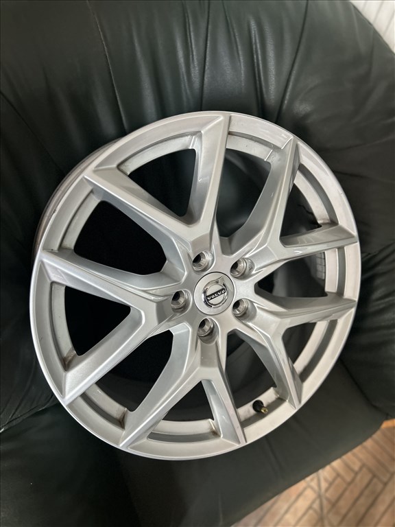  5x108 GYARI VOLVO 18”újszerű R18, 18 2. kép