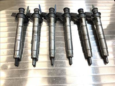 BMW X1 X6 X5 123d 535d 740d  porlasztó injektor F07 E71 F10 F11 E81 E87 E84 40d 7805430 0445117