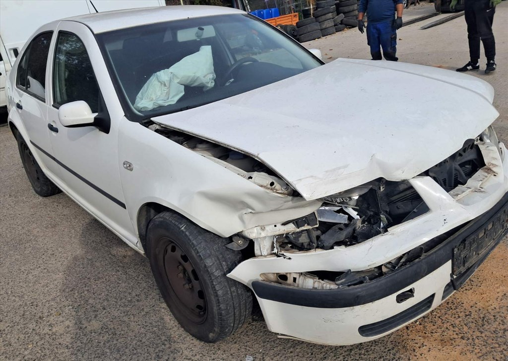 2003 VW Bora 1.4 16V benzin, manuális - BONTÁS 2. kép