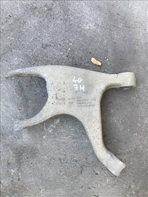 Audi A6 (C7 - 4G) bal hátsó lengőkar 8r0605311f