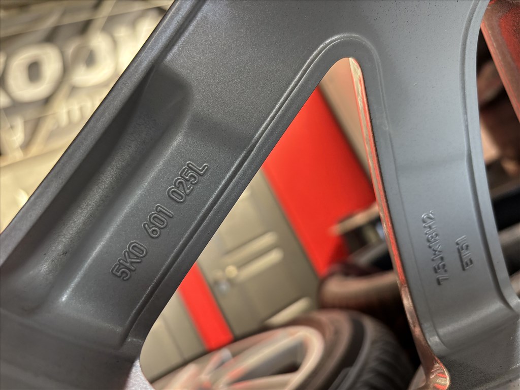 VW Golf 18" 5x112 gyári alufelni eladó 18 coll V VI VII VIII 5 6 7 8 8. kép